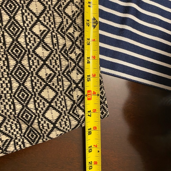 Aztec pattern shorts - Picture 4 of 5